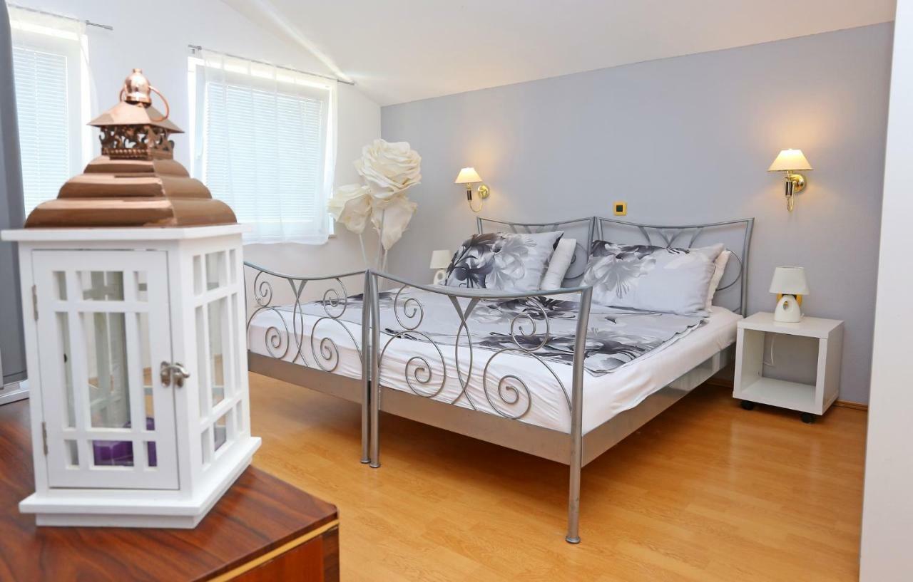 Studio Apartment Grey Split Extérieur photo