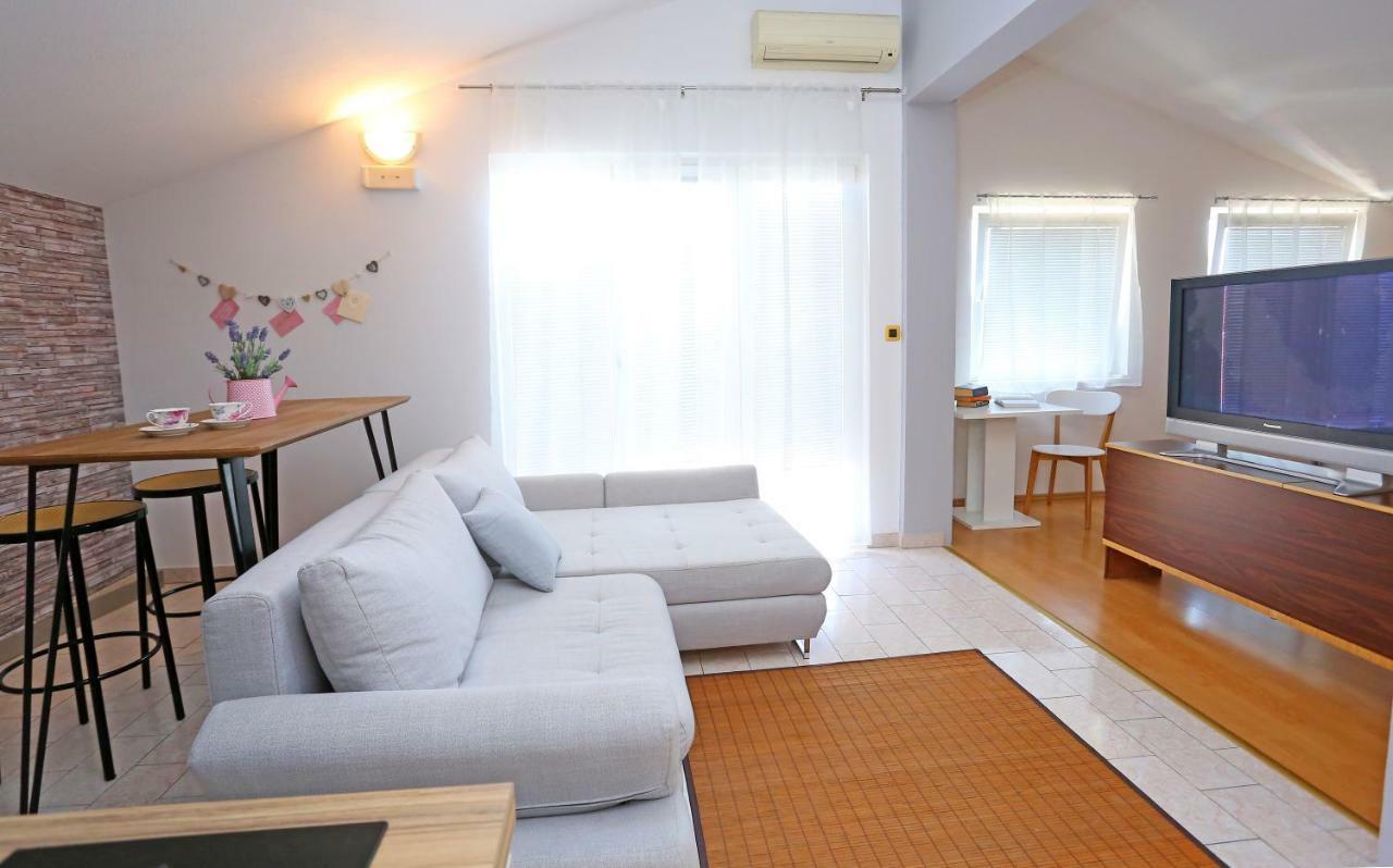 Studio Apartment Grey Split Extérieur photo